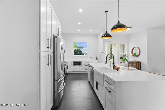 804 17TH Avenue N, Jacksonville Beach, FL 32250