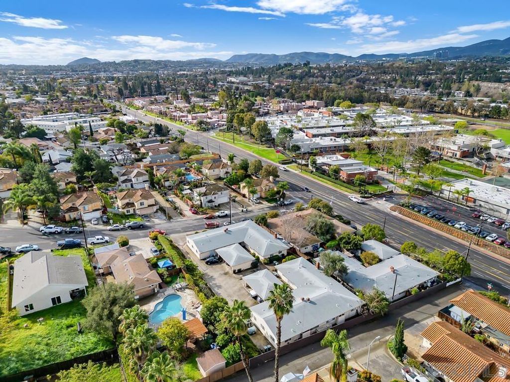 Image 11 of property listing at 120 Trellis Lane, Escondido, CA 92056