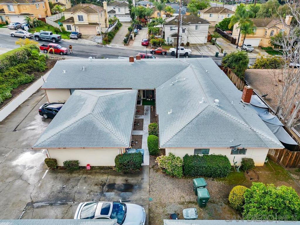 Image 13 of property listing at 120 Trellis Lane, Escondido, CA 92056