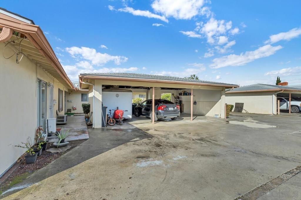 Image 8 of property listing at 120 Trellis Lane, Escondido, CA 92056