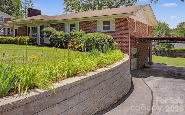 12 Webster Street, Weaverville, NC 28787
