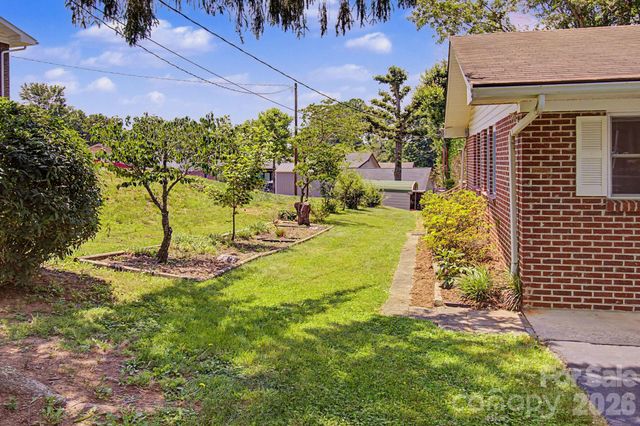 12 Webster Street, Weaverville, NC 28787