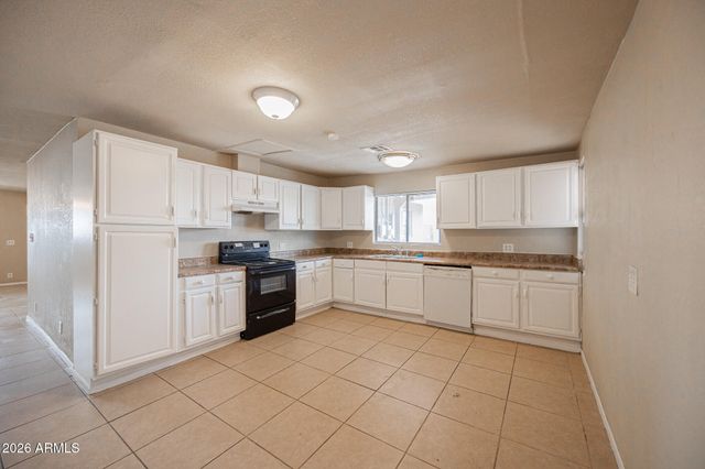 2062 E NANCY Lane, Phoenix, AZ 85042