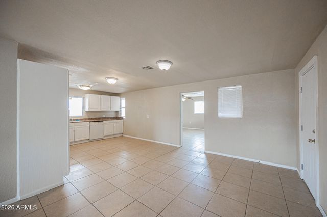 2062 E NANCY Lane, Phoenix, AZ 85042