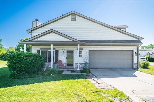 243 Oak Ridge Drive, Pontiac, MI 48341