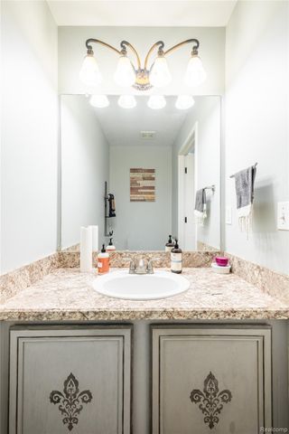 243 Oak Ridge Drive, Pontiac, MI 48341