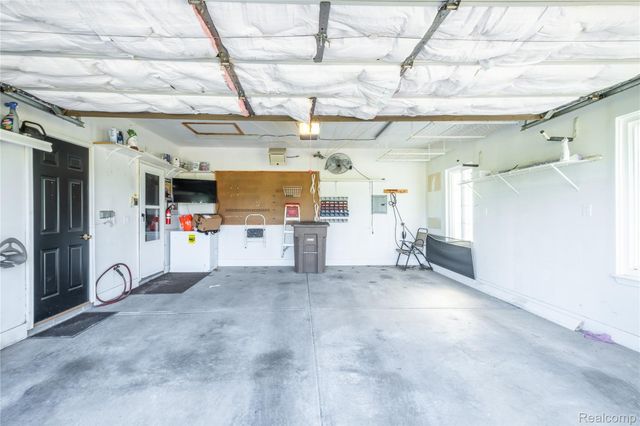 243 Oak Ridge Drive, Pontiac, MI 48341