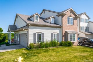 243 Oak Ridge Drive, Pontiac, MI 48341