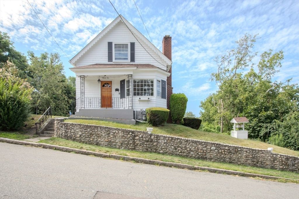 99 Jones St, Fall River, MA 02720