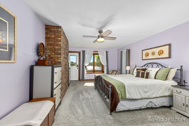 9812 Myers Lake Avenue, Rockford, MI 49341