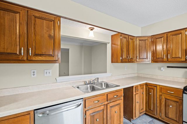 1040 PARK COURT DR, Memphis, TN 38119