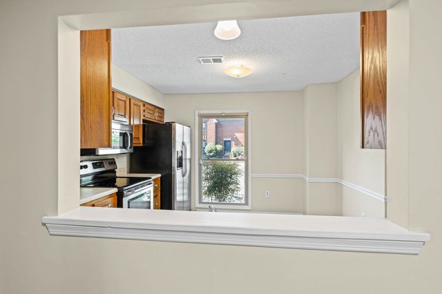 1040 PARK COURT DR, Memphis, TN 38119