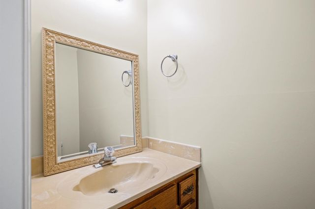 1040 PARK COURT DR, Memphis, TN 38119