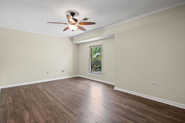 1040 PARK COURT DR, Memphis, TN 38119