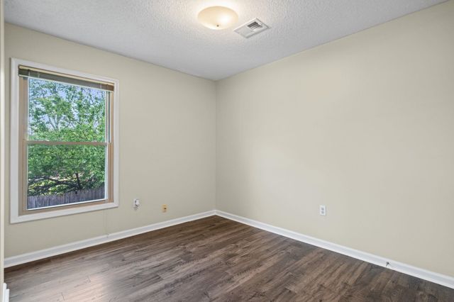 1040 PARK COURT DR, Memphis, TN 38119