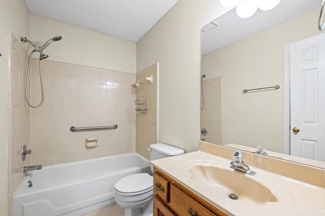 1040 PARK COURT DR, Memphis, TN 38119