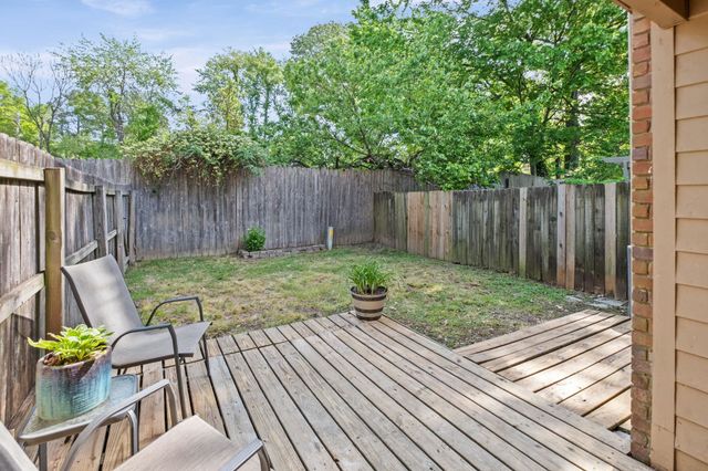 1040 PARK COURT DR, Memphis, TN 38119