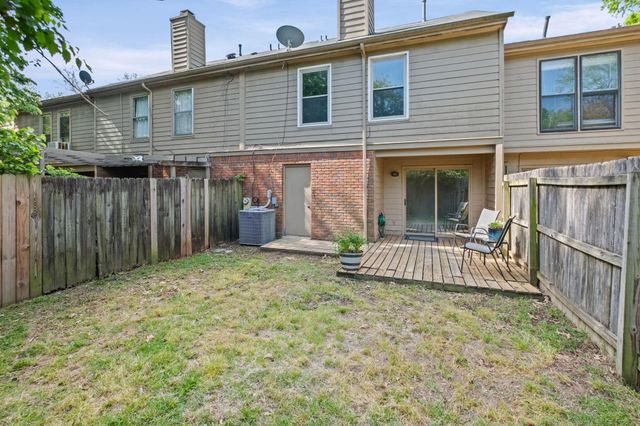 1040 PARK COURT DR, Memphis, TN 38119