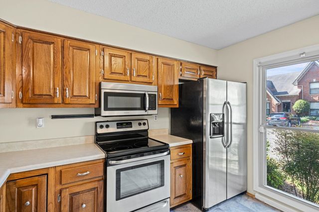 1040 PARK COURT DR, Memphis, TN 38119