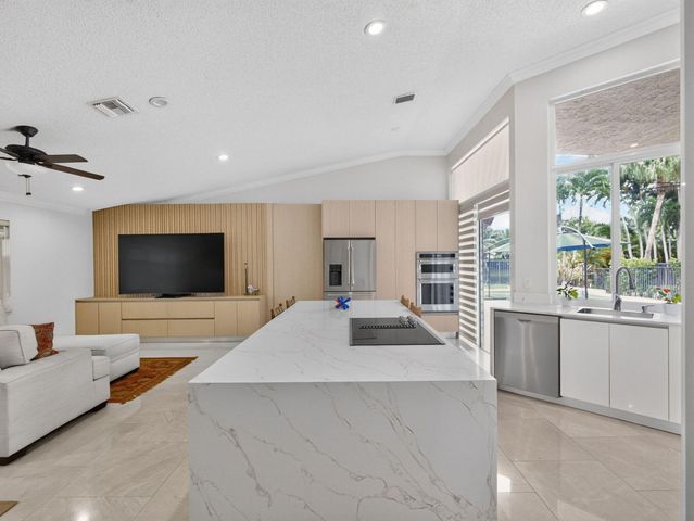 832 WATERVIEW Drive, Weston, FL 33326