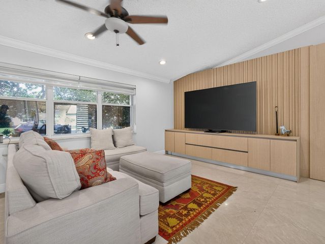 832 WATERVIEW Drive, Weston, FL 33326