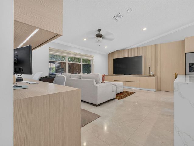 832 WATERVIEW Drive, Weston, FL 33326