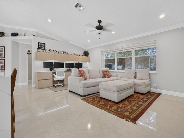 832 WATERVIEW Drive, Weston, FL 33326