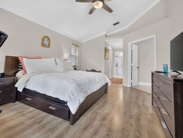 832 WATERVIEW Drive, Weston, FL 33326
