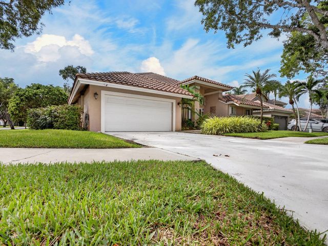 832 WATERVIEW Drive, Weston, FL 33326