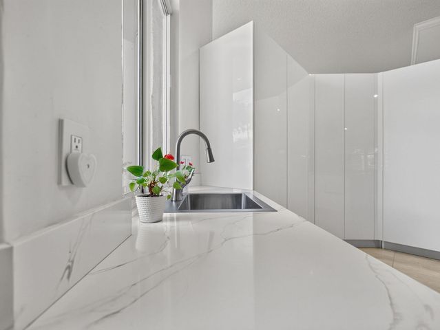 832 WATERVIEW Drive, Weston, FL 33326