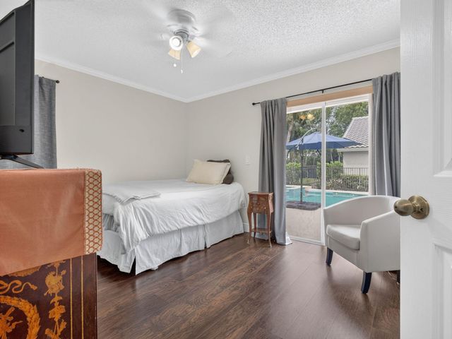 832 WATERVIEW Drive, Weston, FL 33326