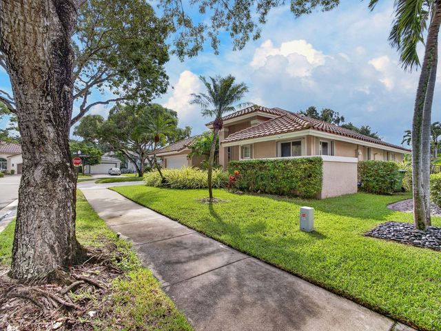832 WATERVIEW Drive, Weston, FL 33326