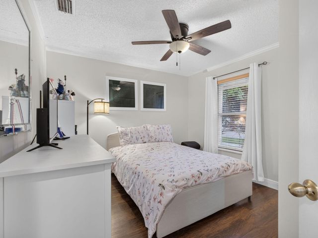 832 WATERVIEW Drive, Weston, FL 33326