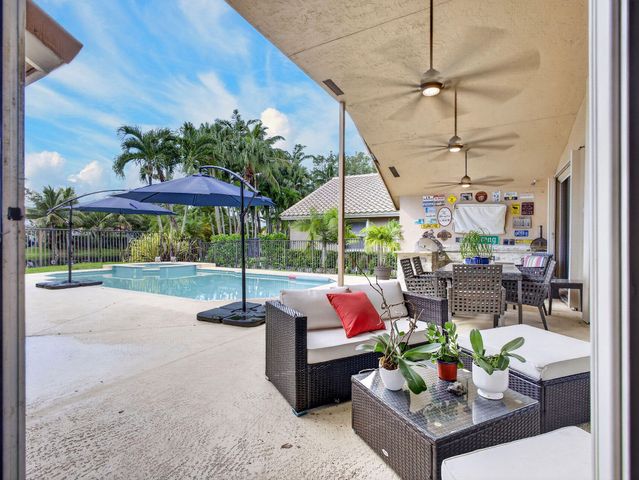 832 WATERVIEW Drive, Weston, FL 33326