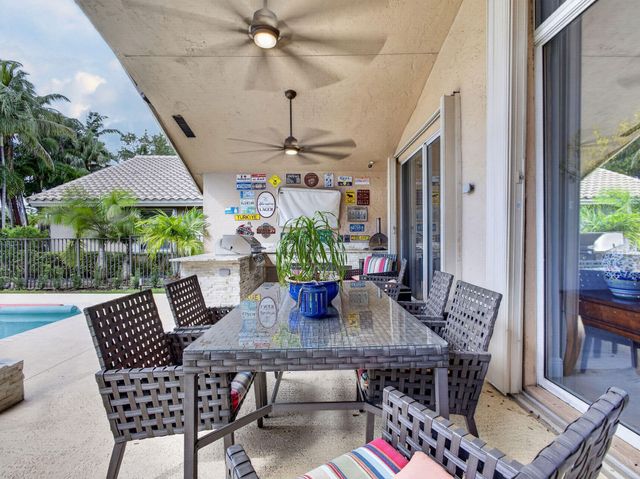 832 WATERVIEW Drive, Weston, FL 33326