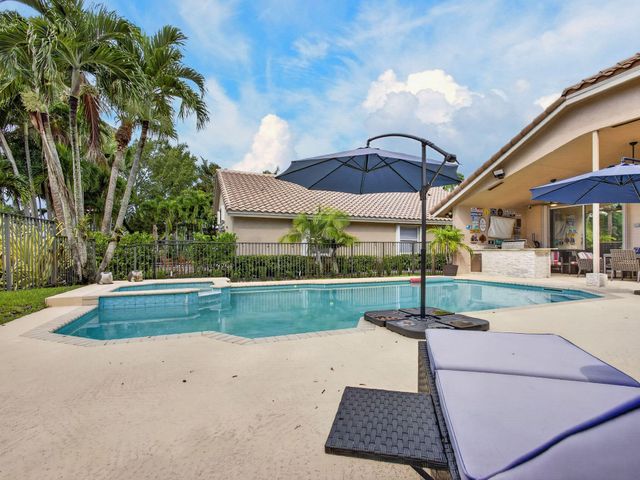 832 WATERVIEW Drive, Weston, FL 33326