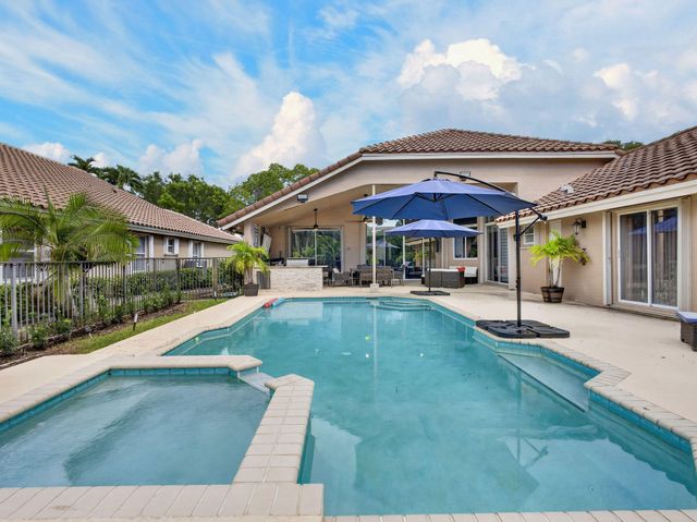 832 WATERVIEW Drive, Weston, FL 33326