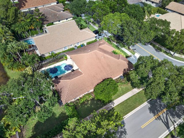 832 WATERVIEW Drive, Weston, FL 33326