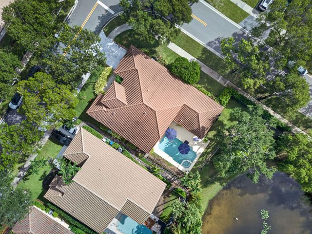 832 WATERVIEW Drive, Weston, FL 33326