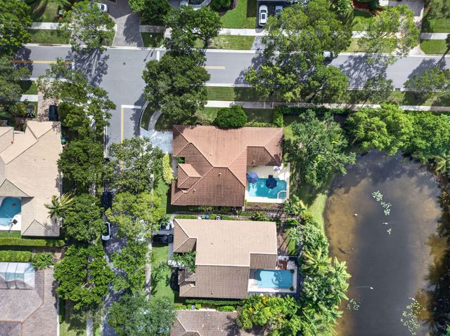 832 WATERVIEW Drive, Weston, FL 33326