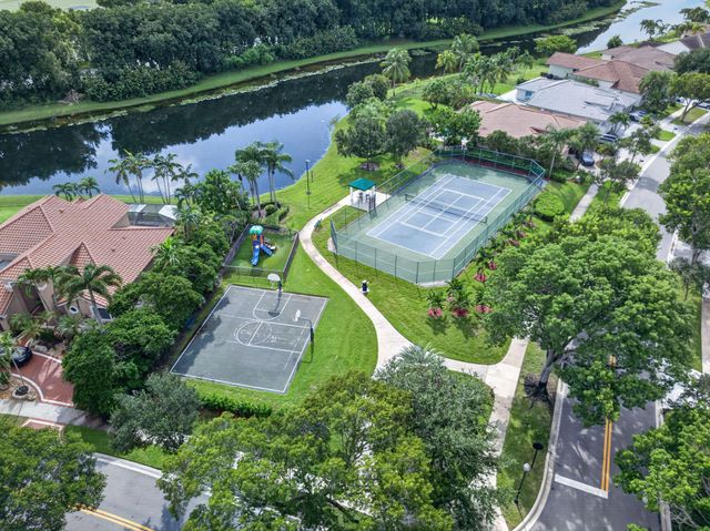 832 WATERVIEW Drive, Weston, FL 33326