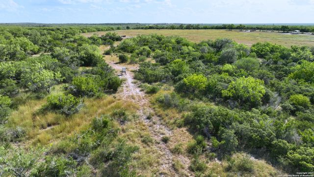 32 AC Fm 791, Falls City, TX 78113