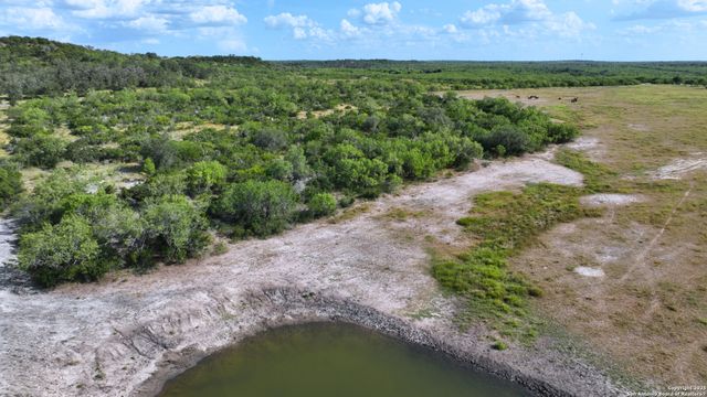 32 AC Fm 791, Falls City, TX 78113