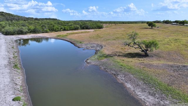 32 AC Fm 791, Falls City, TX 78113