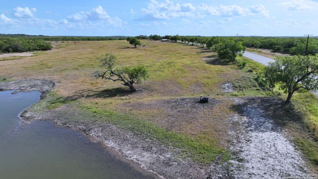 32 AC Fm 791, Falls City, TX 78113