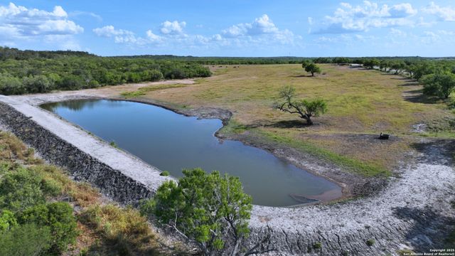 32 AC Fm 791, Falls City, TX 78113