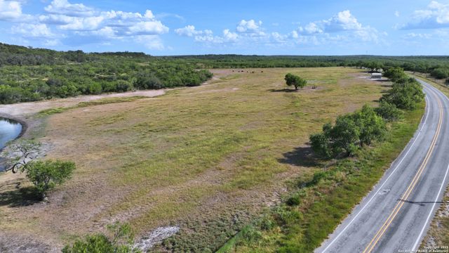 32 AC Fm 791, Falls City, TX 78113