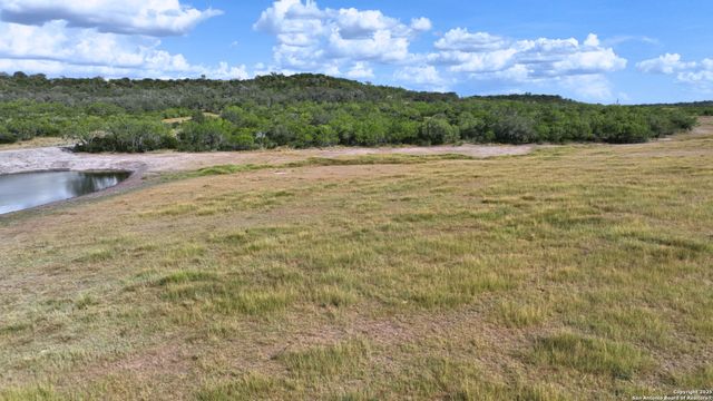 32 AC Fm 791, Falls City, TX 78113