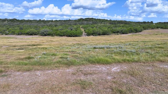 32 AC Fm 791, Falls City, TX 78113