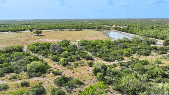 32 AC Fm 791, Falls City, TX 78113